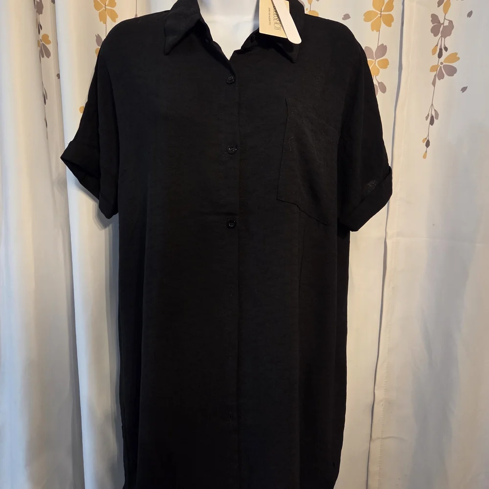 Stunning Flowy Black Women's Swim Cover-Up- Size Medium Button Up‎